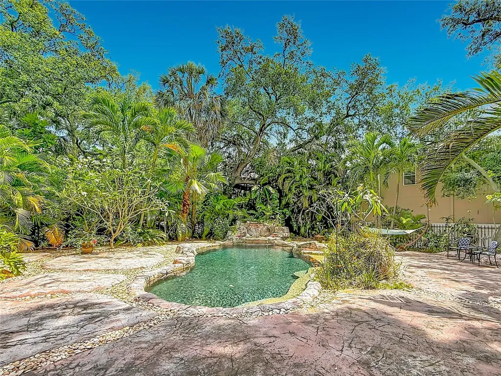 4616 W Ingraham Street Tampa FL 33616