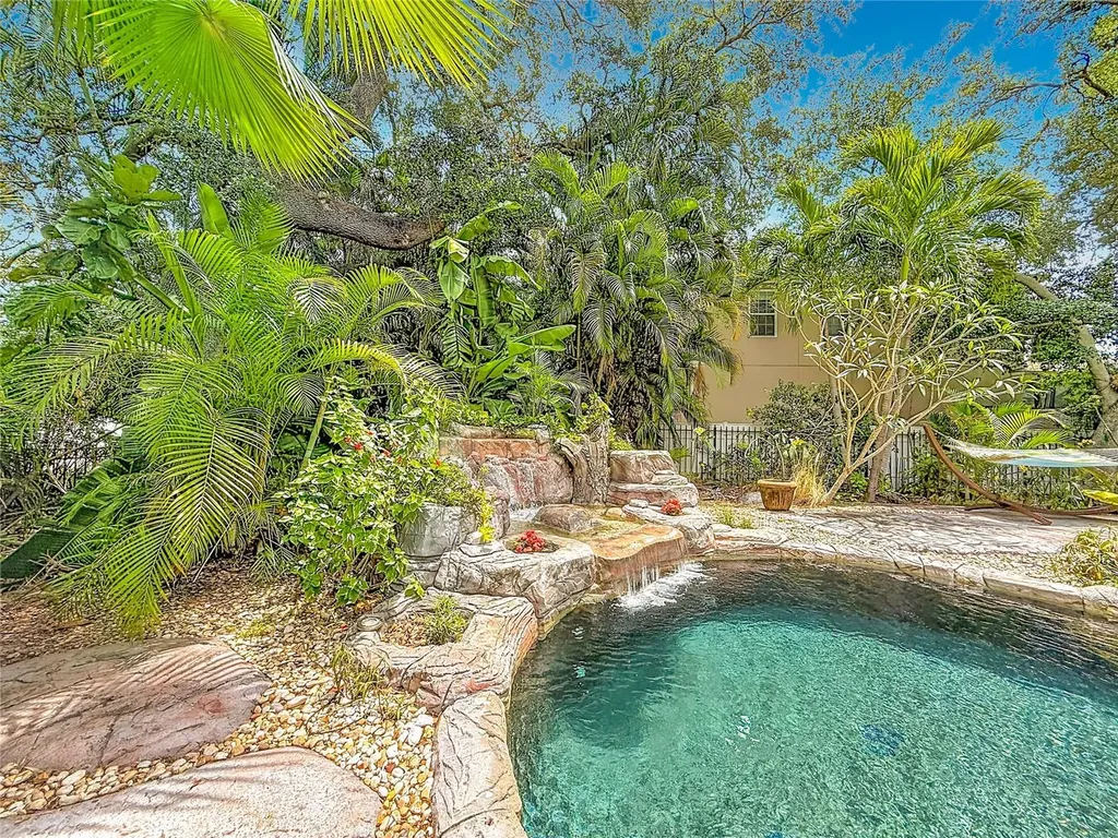 4616 W Ingraham Street Tampa FL 33616