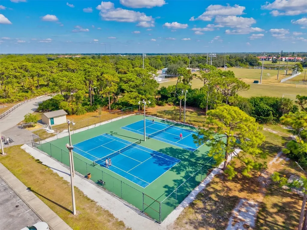 404 Pinebrook Crescent Venice FL 34285