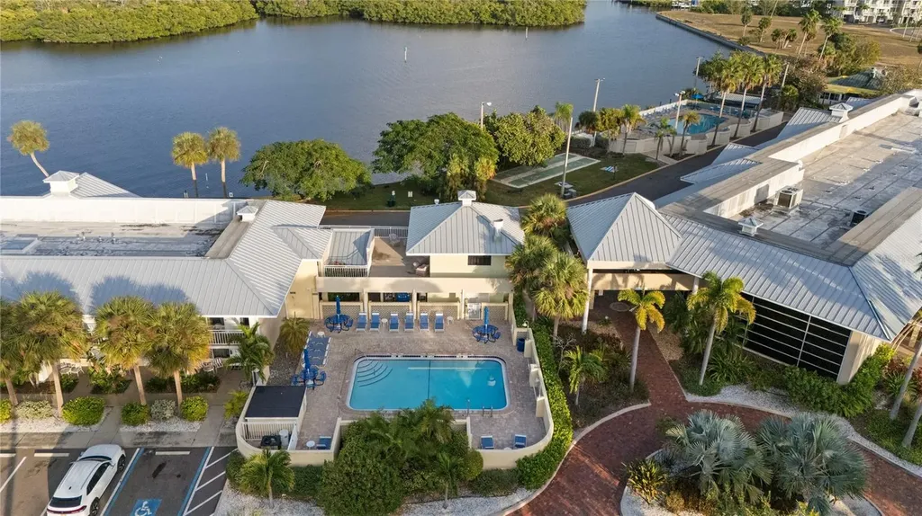 611 Destiny Drive Ruskin FL 33570