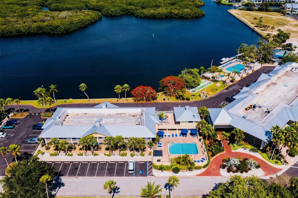 611 Destiny Drive Ruskin FL 33570