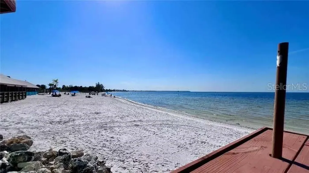 611 Destiny Drive Ruskin FL 33570