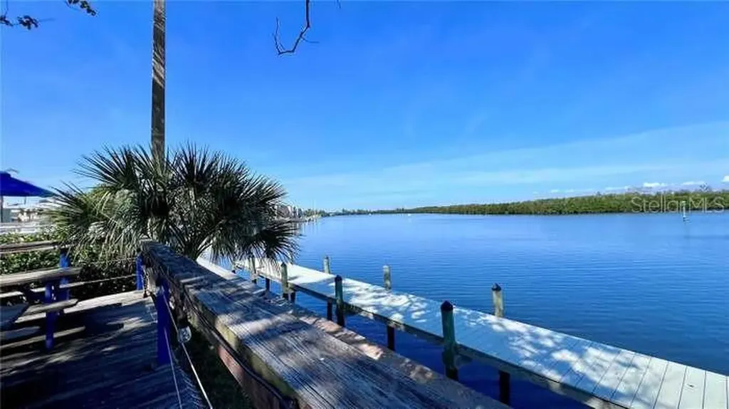 611 Destiny Drive Ruskin FL 33570