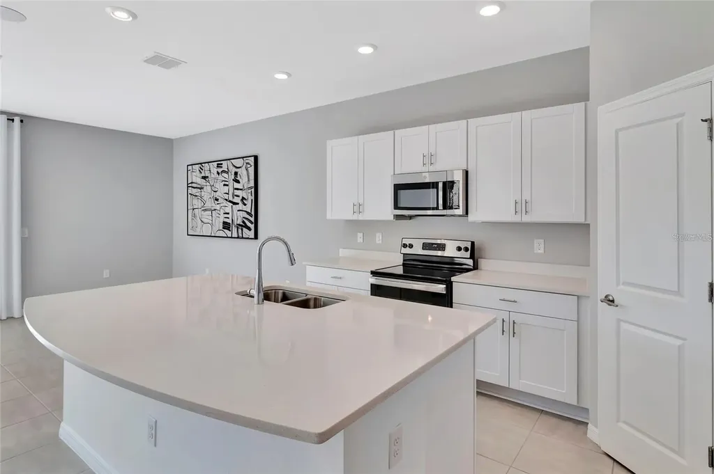 2596 Penguin Boulevard Davenport FL 33837
