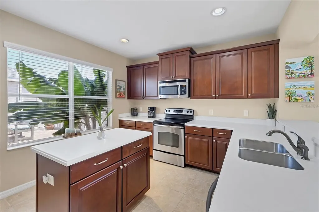 4811 Woodbrook Drive Sarasota FL 34243