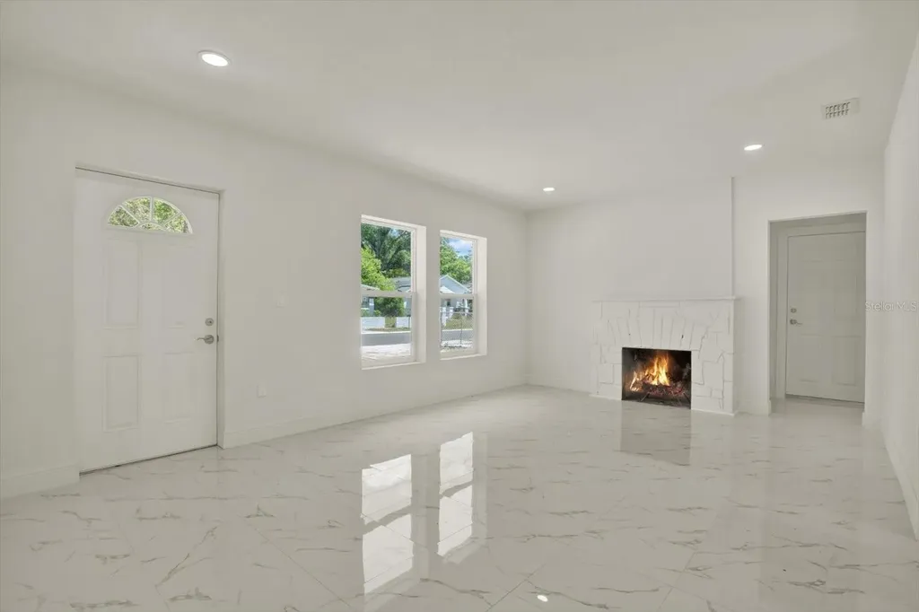 1209 E 33rd Avenue Tampa FL 33603