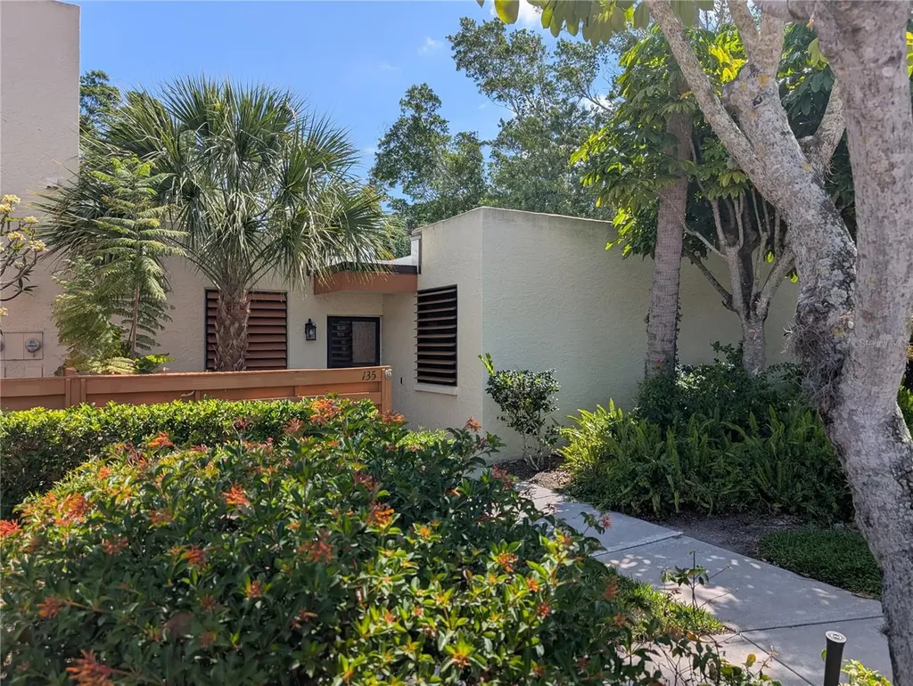 135 Wild Palm Drive Bradenton FL 34210