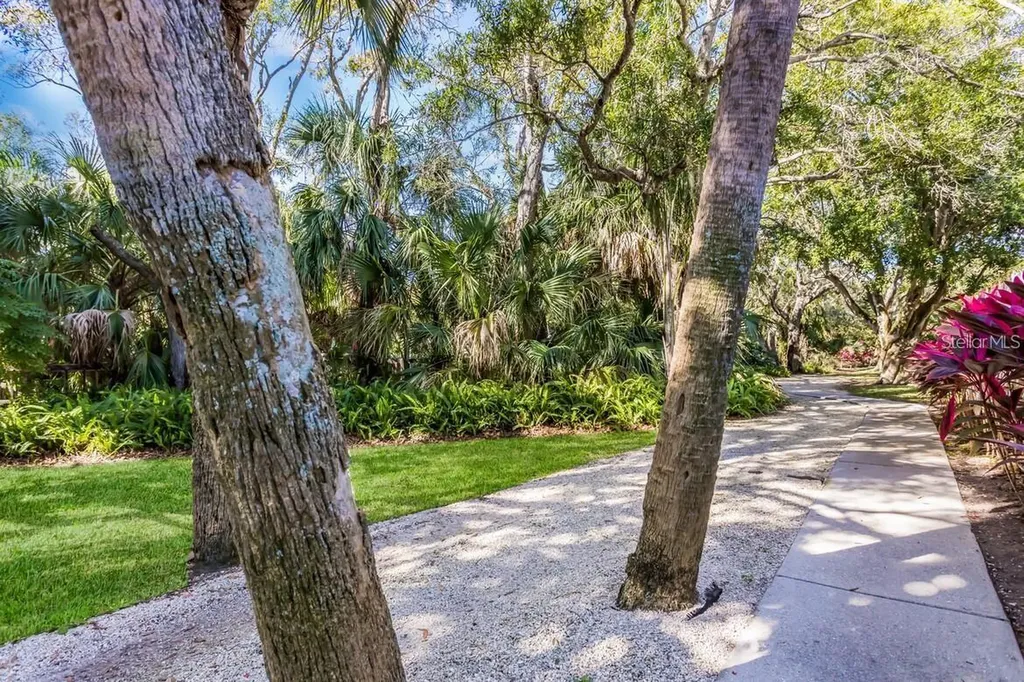 135 Wild Palm Drive Bradenton FL 34210