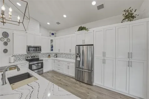 2317 Walden Place N Plant City FL 33566