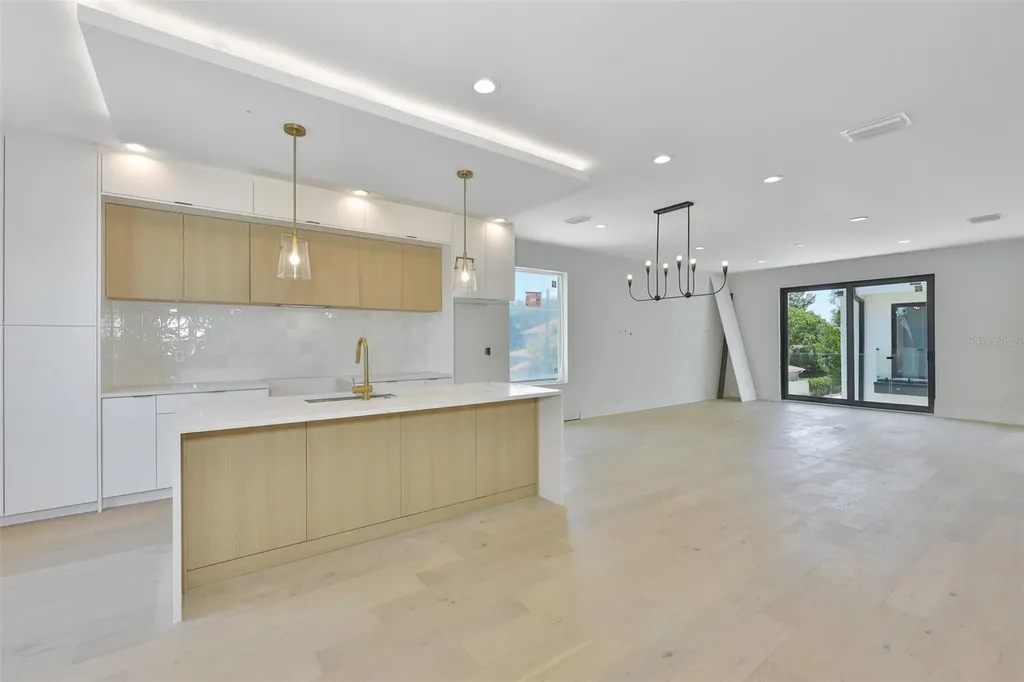 310 W Columbus Drive Tampa FL 33602