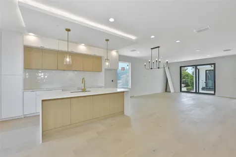 310 W Columbus Drive Tampa FL 33602