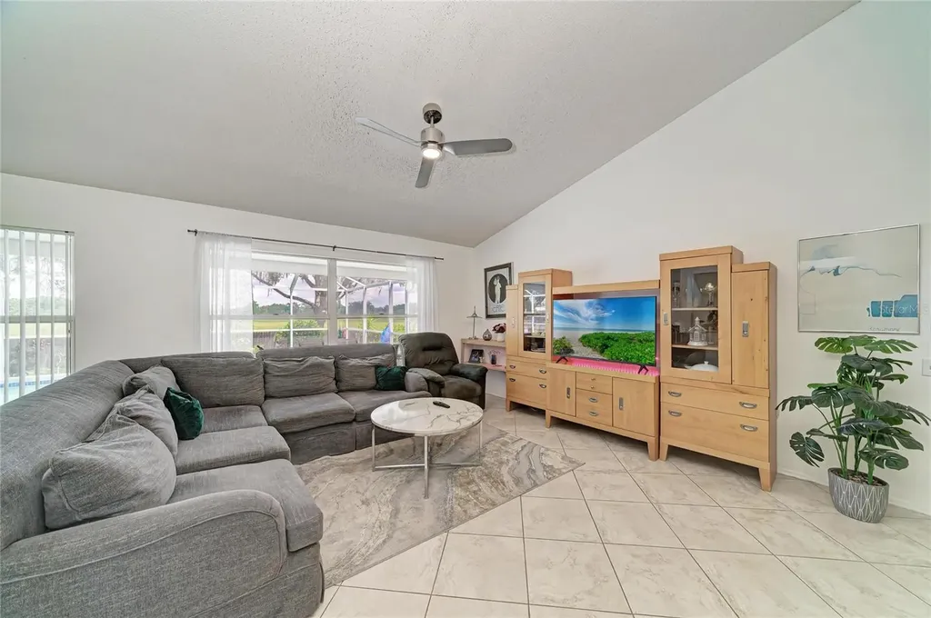 11217 2nd Avenue E Bradenton FL 34212