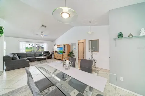 11217 2nd Avenue E Bradenton FL 34212
