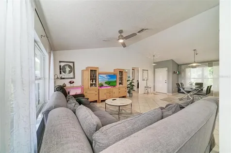 11217 2nd Avenue E Bradenton FL 34212