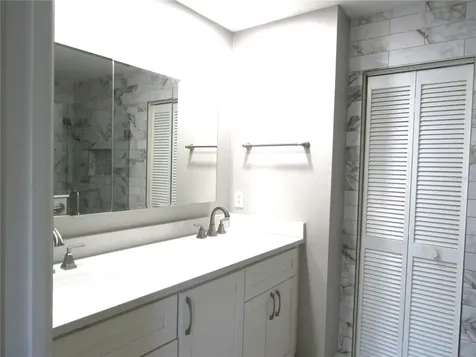 4633 Oak Hill Drive Sarasota FL 34232