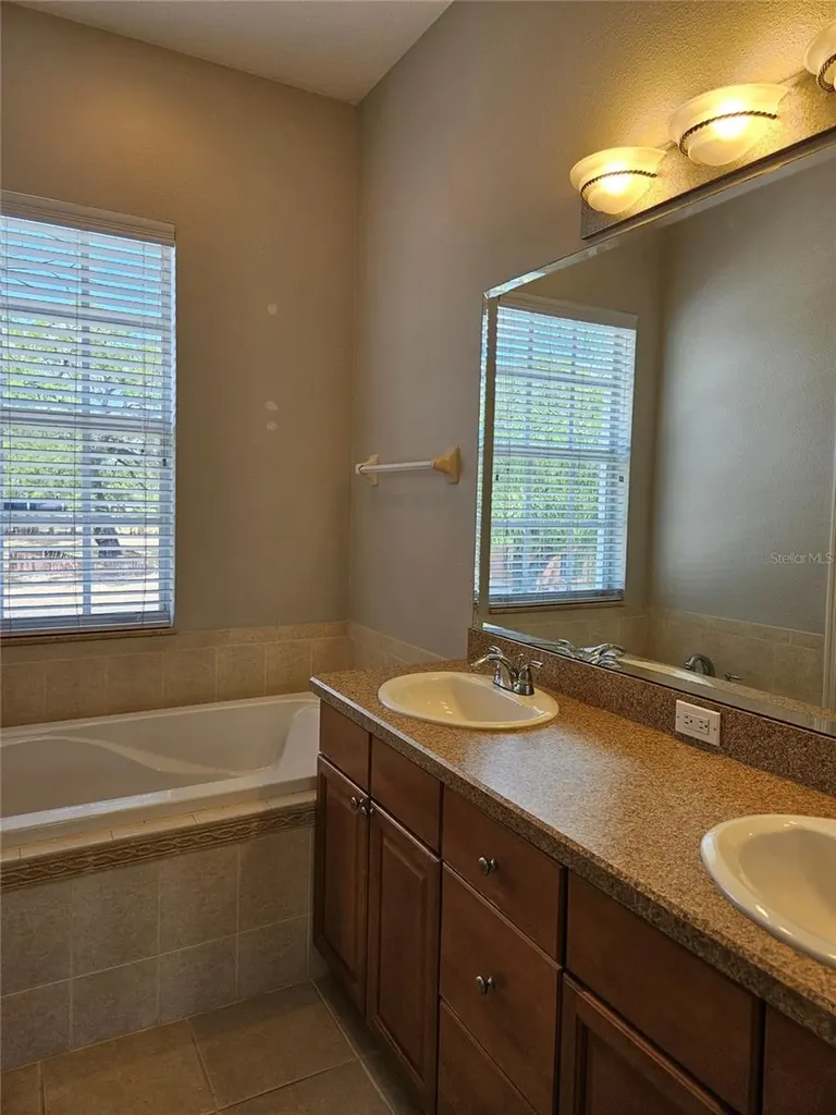 1005 Edison Park Court Tampa FL 33606