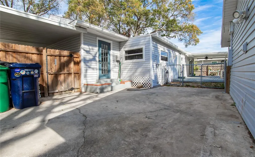 4710 W Price Avenue Tampa FL 33611