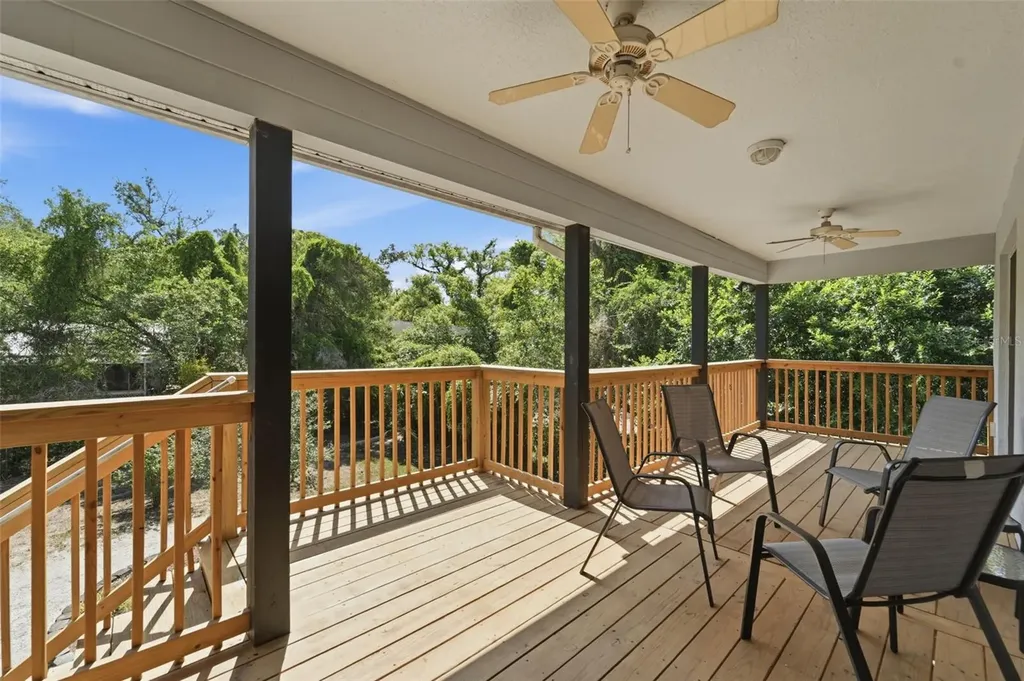 393 S Dexter Avenue Deland FL 32720