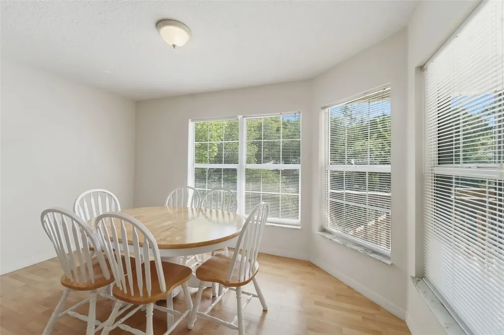 393 S Dexter Avenue Deland FL 32720