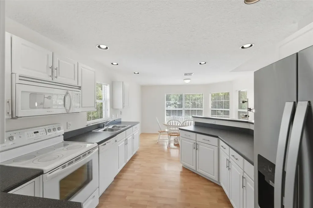 393 S Dexter Avenue Deland FL 32720