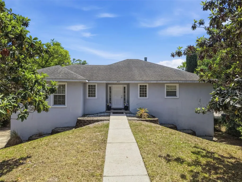 393 S Dexter Avenue Deland FL 32720