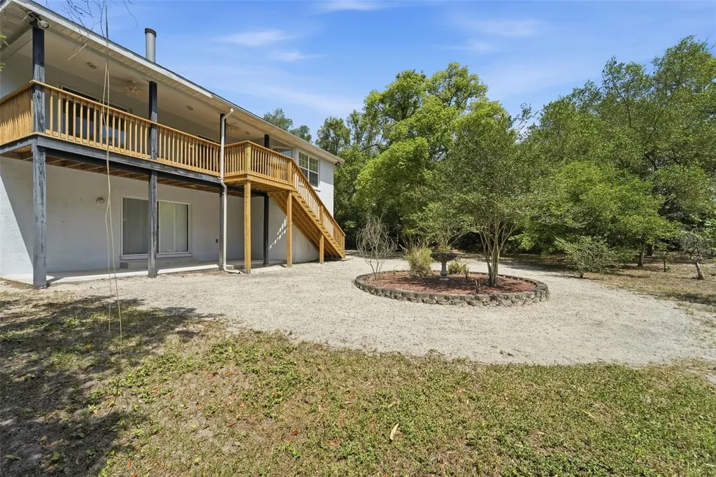 393 S Dexter Avenue Deland FL 32720