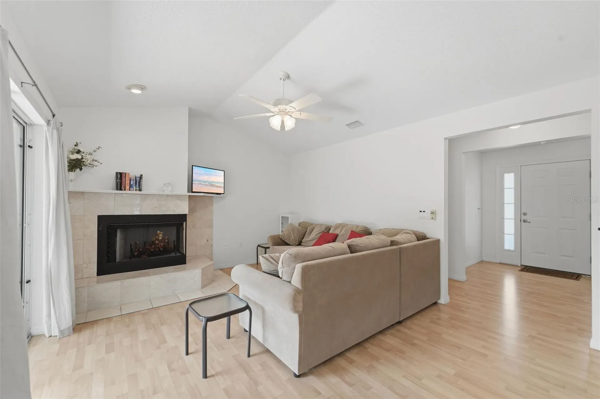 393 S Dexter Avenue Deland FL 32720
