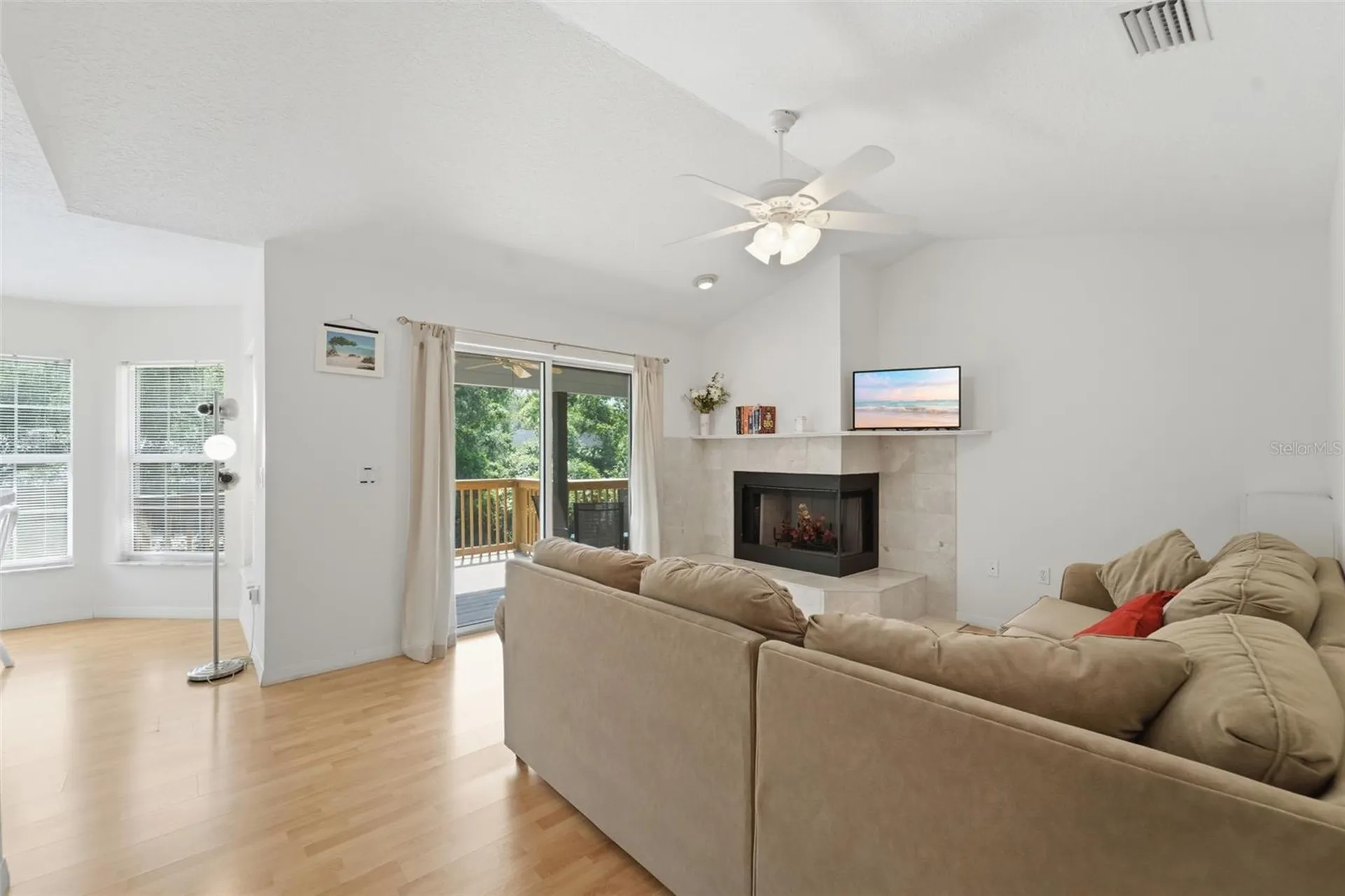 393 S Dexter Avenue Deland FL 32720