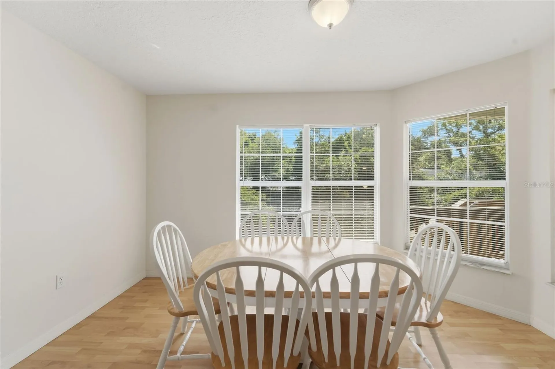 393 S Dexter Avenue Deland FL 32720