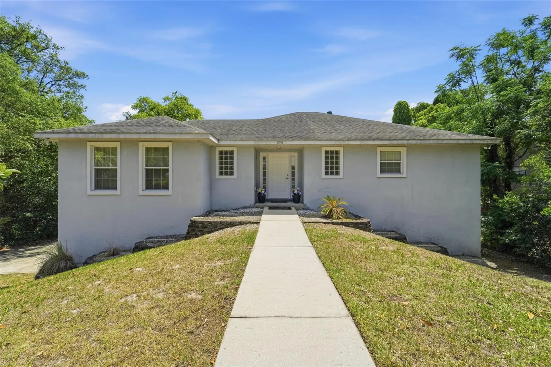 393 S Dexter Avenue Deland FL 32720