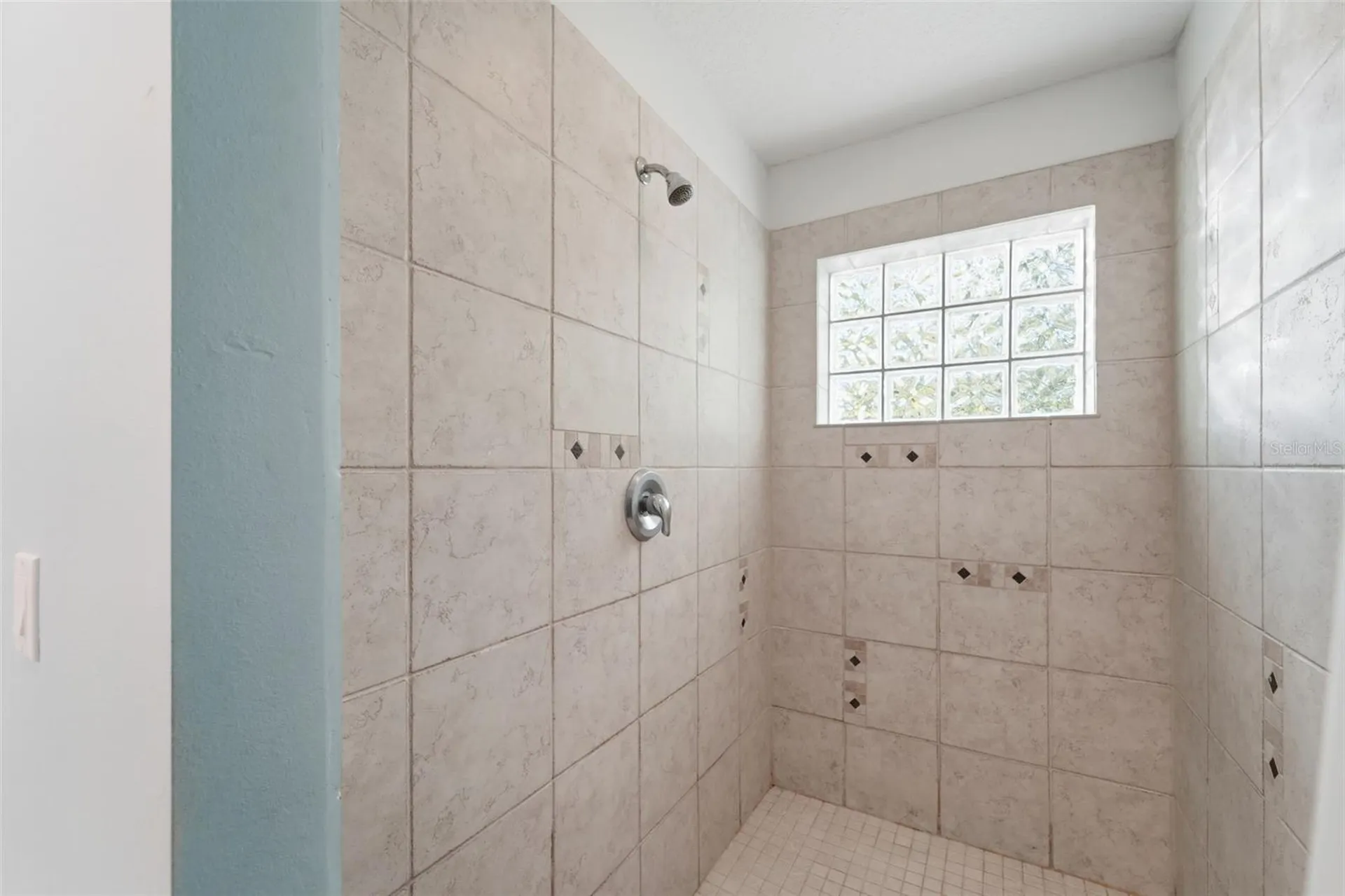 393 S Dexter Avenue Deland FL 32720