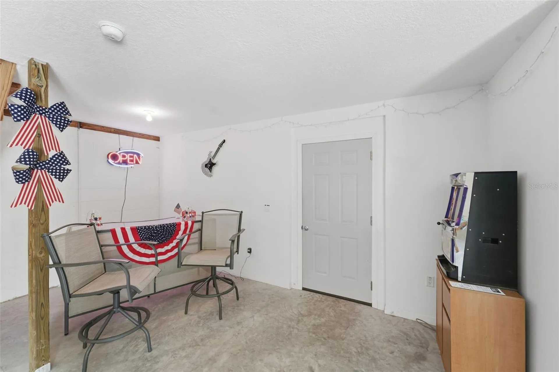 393 S Dexter Avenue Deland FL 32720