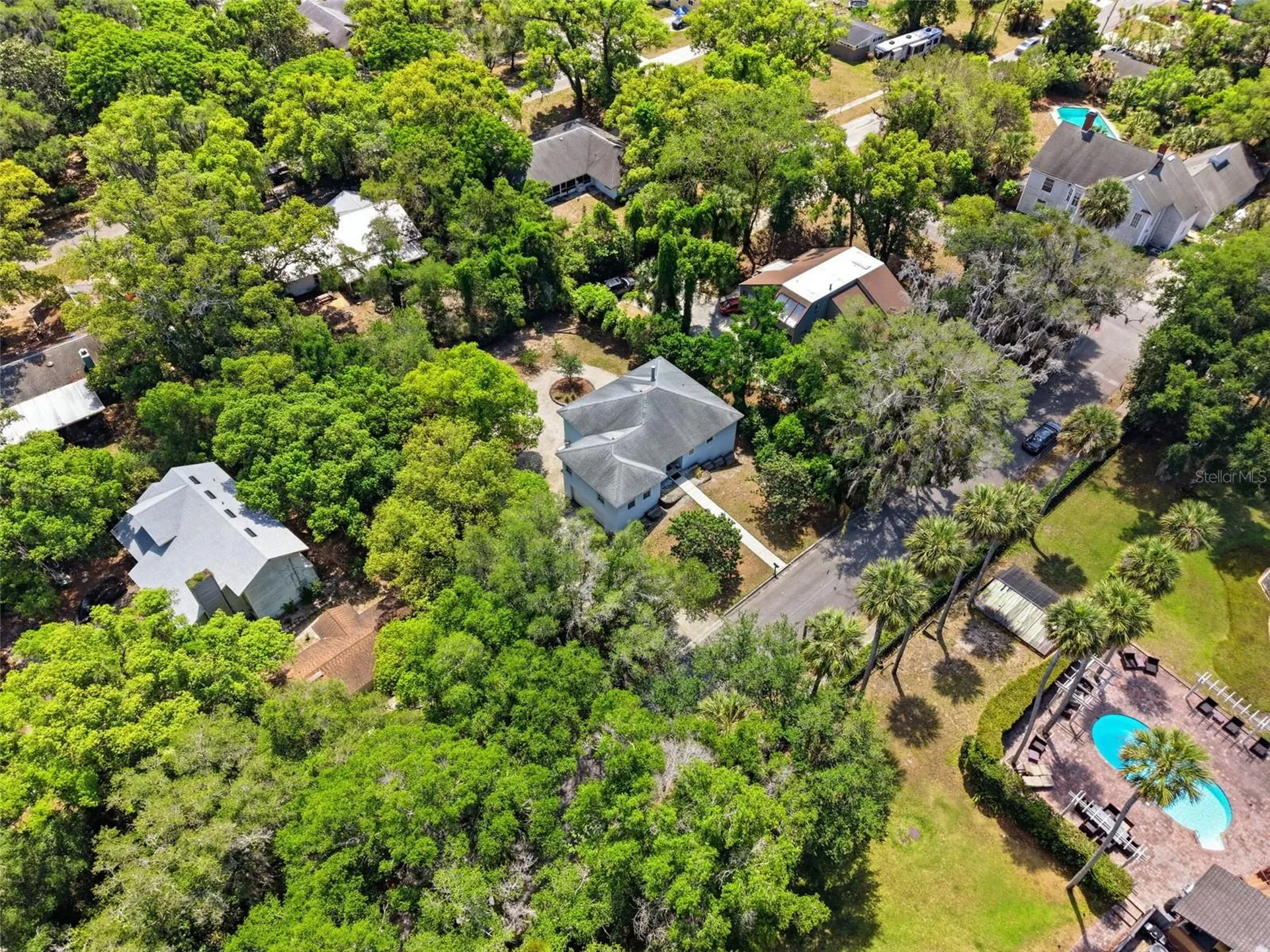 393 S Dexter Avenue Deland FL 32720