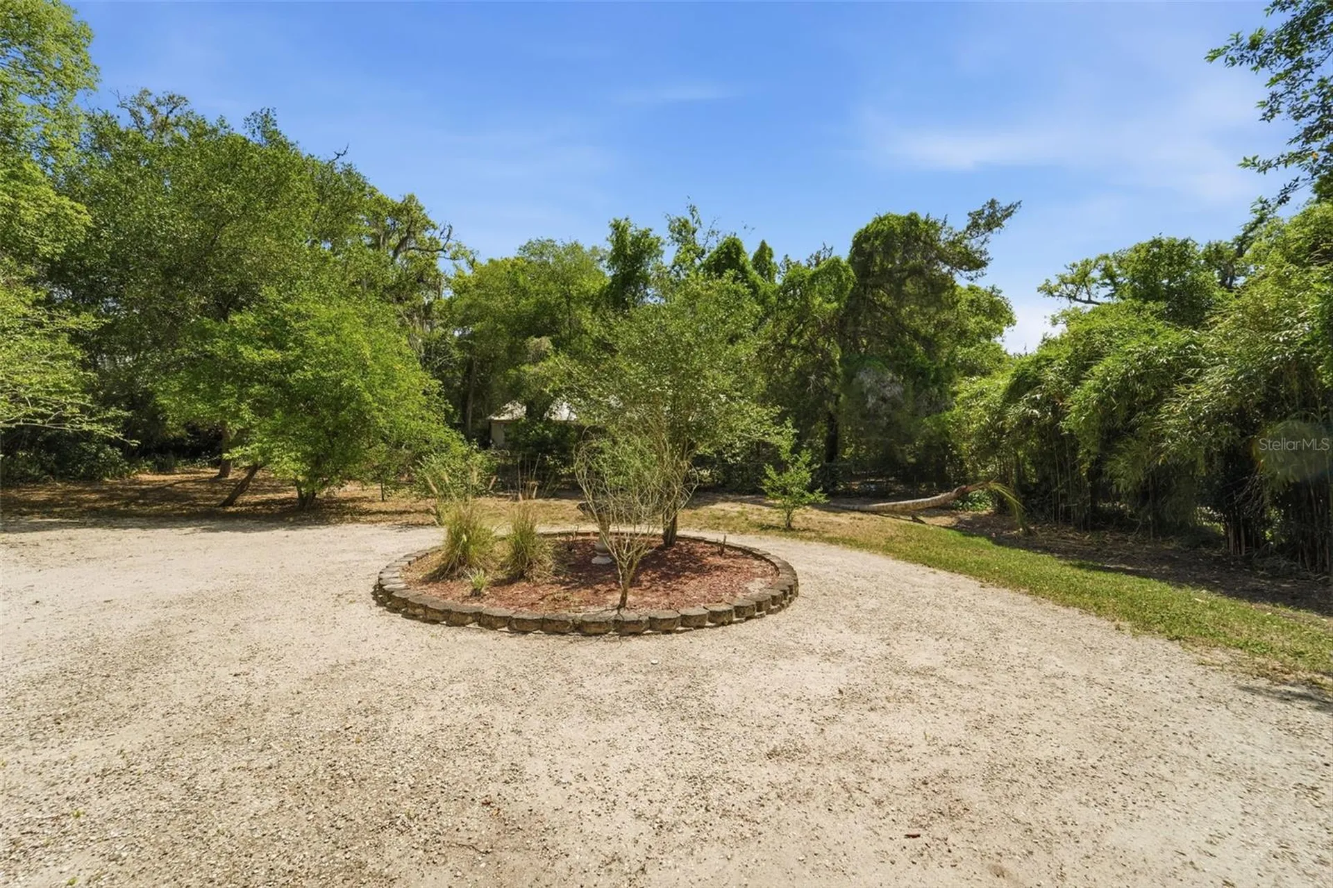 393 S Dexter Avenue Deland FL 32720