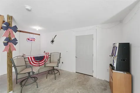393 S Dexter Avenue Deland FL 32720