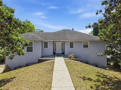 393 S Dexter Avenue Deland FL 32720