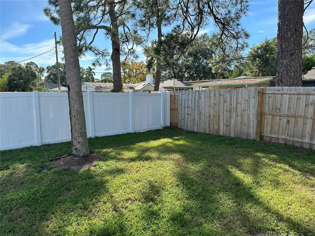 2002 20th Street W Bradenton FL 34205
