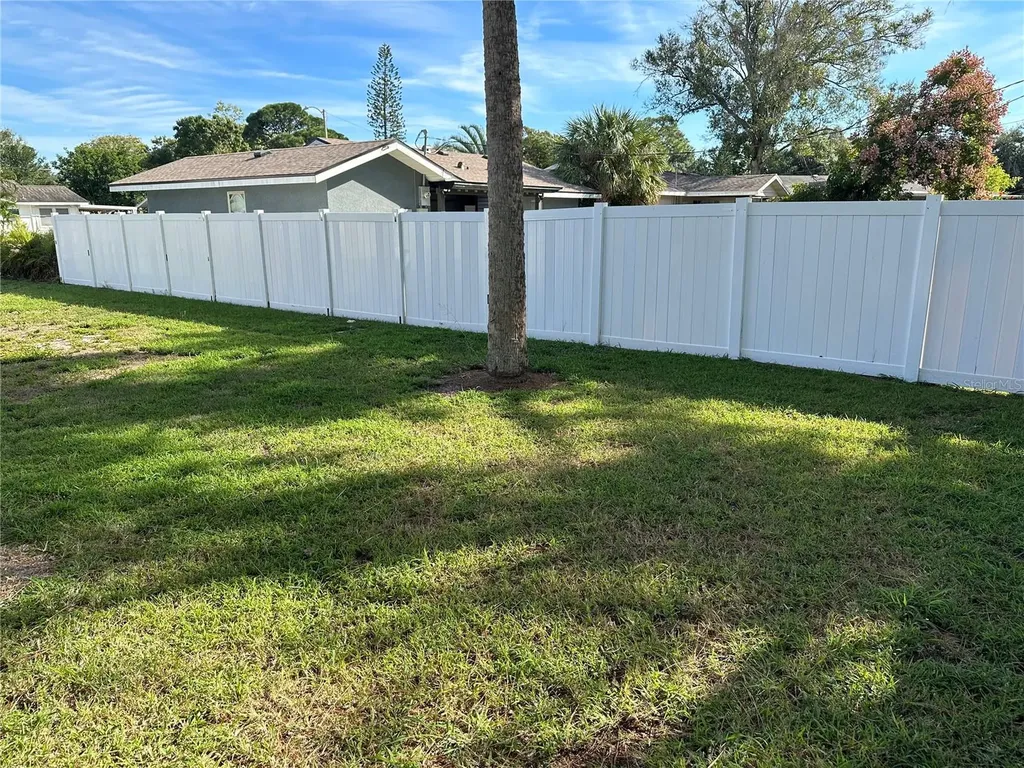 2002 20th Street W Bradenton FL 34205