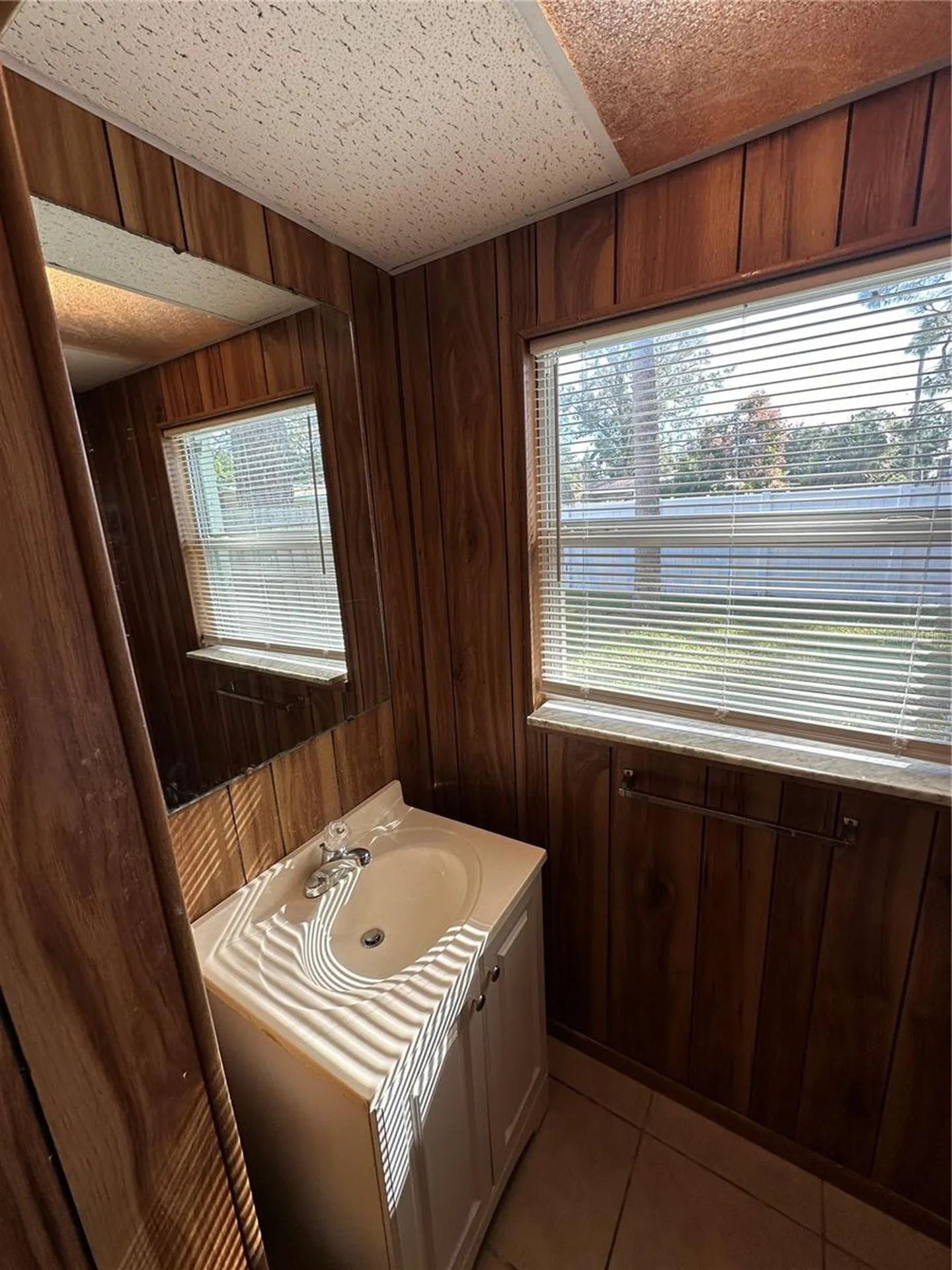 2002 20th Street W Bradenton FL 34205