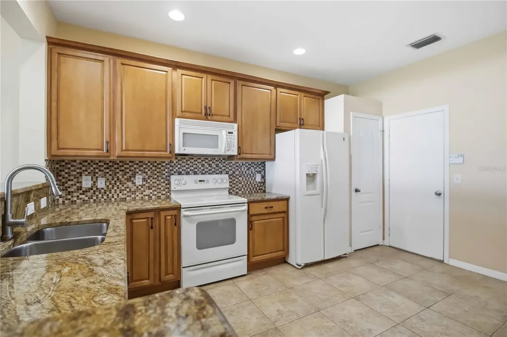 8230 72nd Street E Bradenton FL 34201