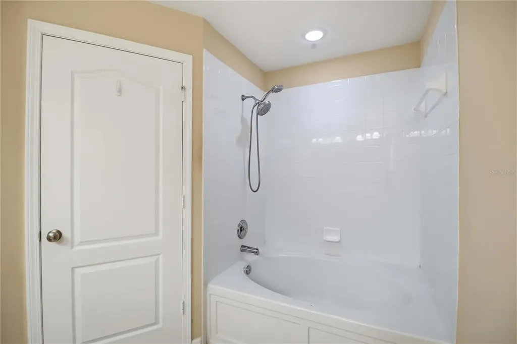 8230 72nd Street E Bradenton FL 34201