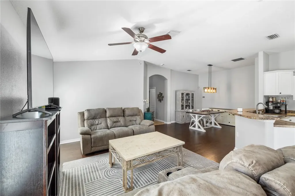 8020 Alamosa Wood Avenue Ruskin FL 33573