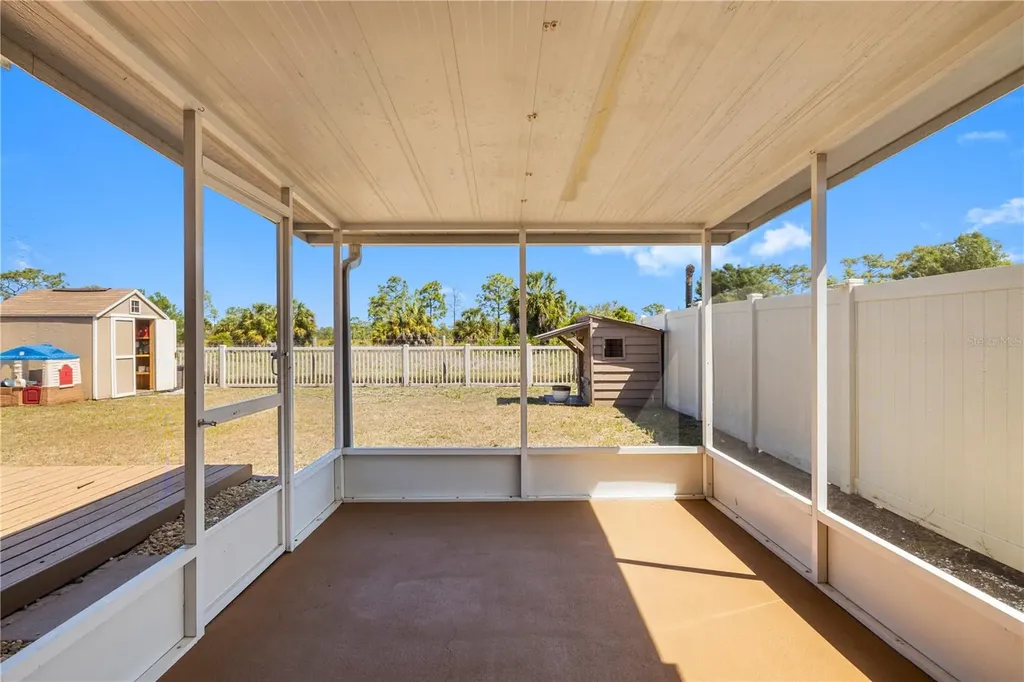 8020 Alamosa Wood Avenue Ruskin FL 33573