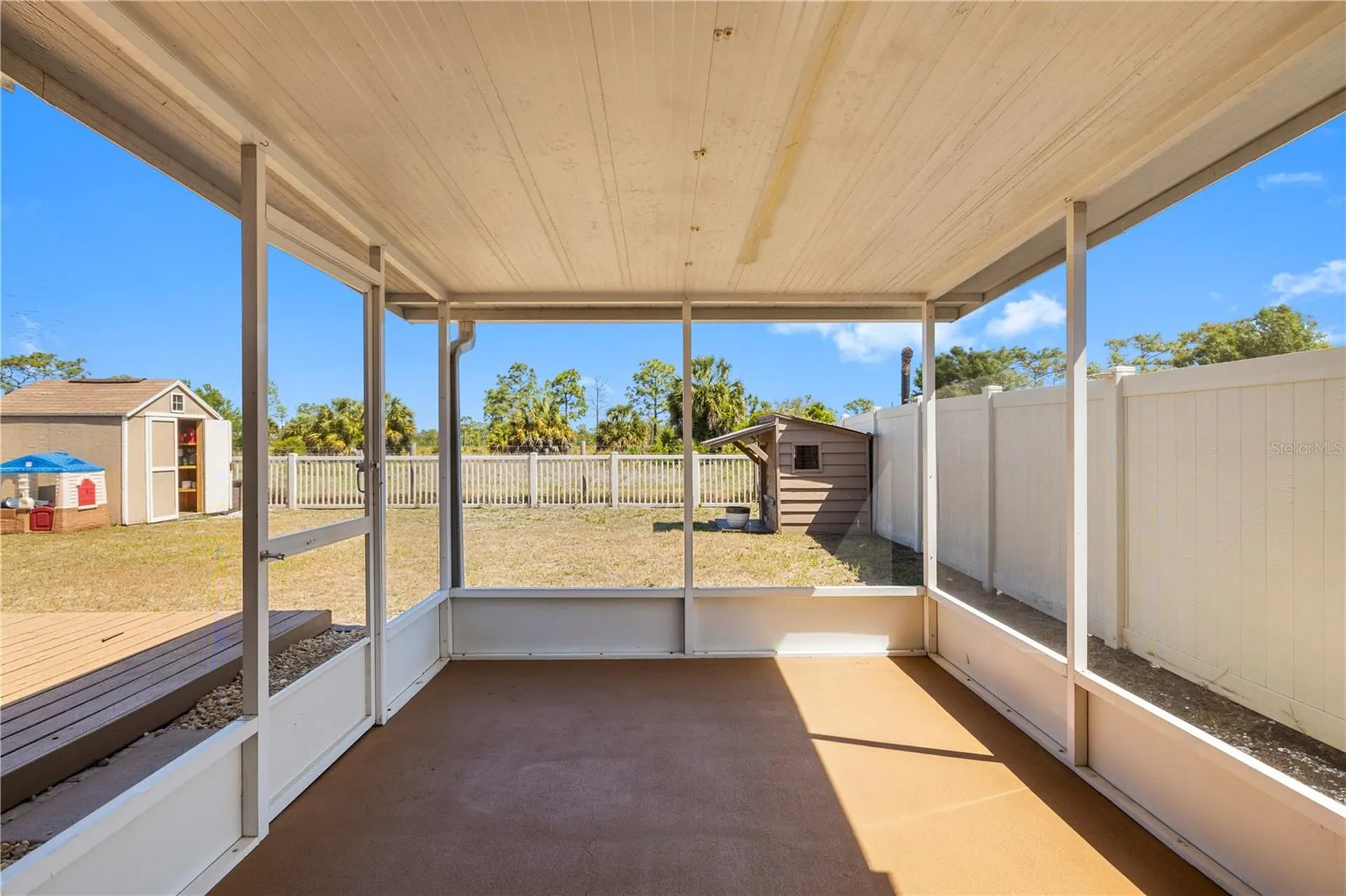 8020 Alamosa Wood Avenue Ruskin FL 33573