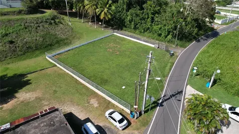 637ST Bo Miraflores #8-a Arecibo PR 00612
