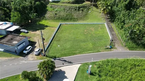 637ST Bo Miraflores #8-a Arecibo PR 00612