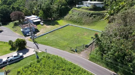637ST Bo Miraflores #8-a Arecibo PR 00612