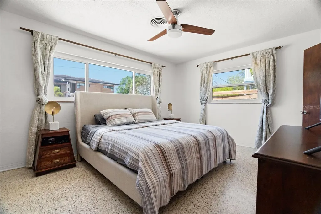2671 W Bay Isle Drive SE St Petersburg FL 33705