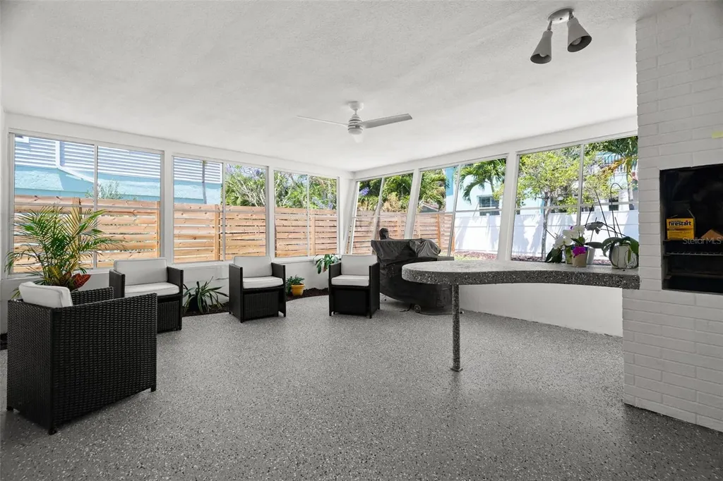 2671 W Bay Isle Drive SE St Petersburg FL 33705