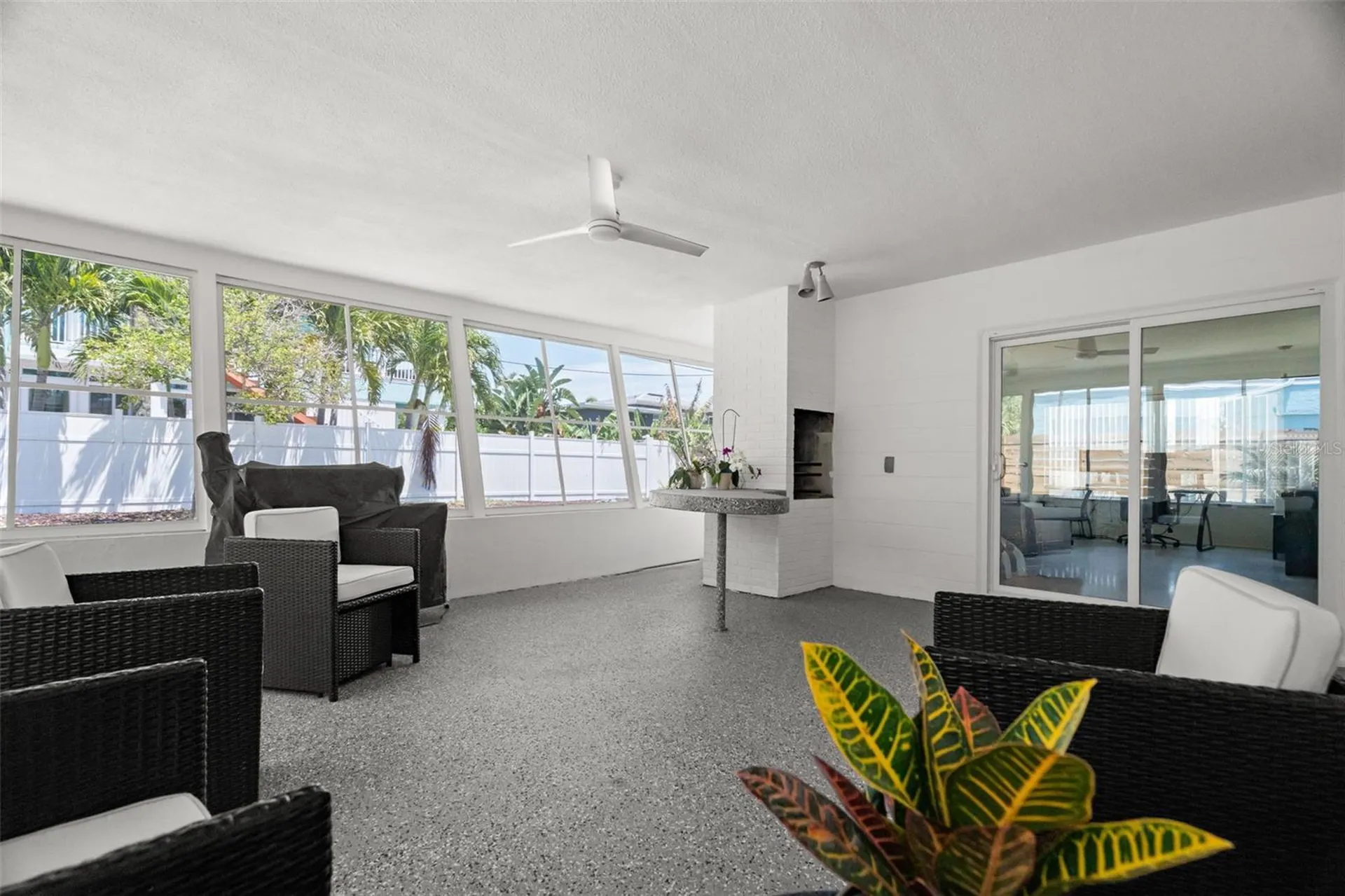 2671 W Bay Isle Drive SE St Petersburg FL 33705
